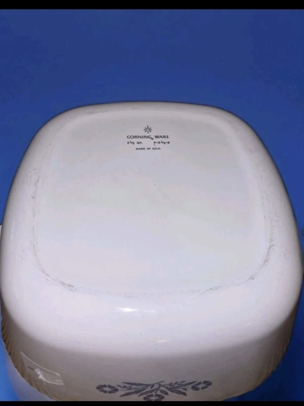 Corning Ware  P-2 1/2-B  BLUE CORNFLOWER P- 2 1/2 Quart Clean with Lid USA